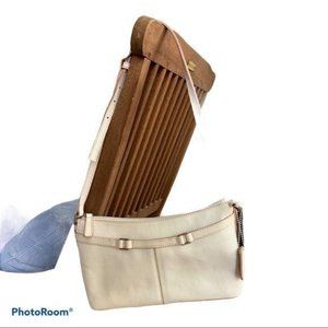 Etienne Aigner Cream Pouchette Shoulder bag Cream